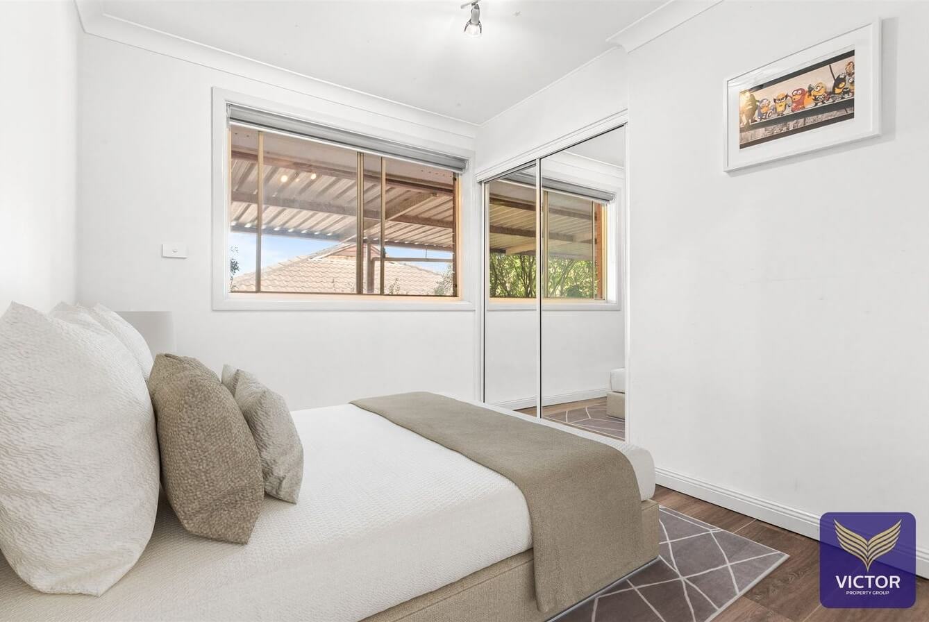 1 Orleans Cres Toongabbie NSW 2146