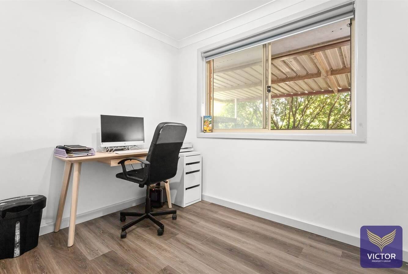 1 Orleans Cres Toongabbie NSW 2146