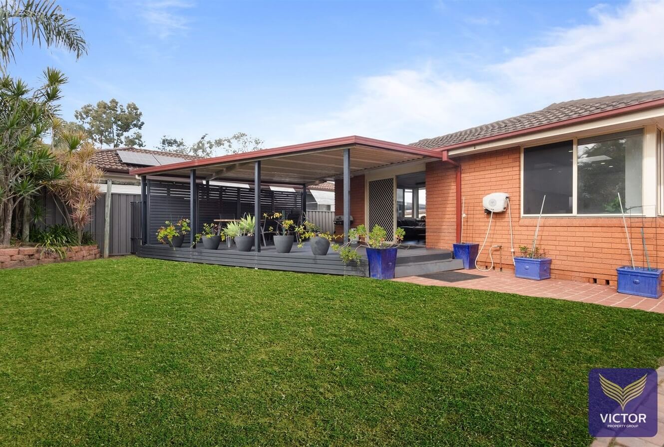 1 Orleans Cres Toongabbie NSW 2146