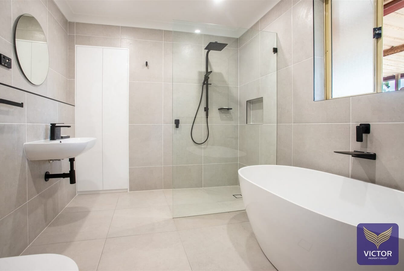 1 Orleans Cres Toongabbie NSW 2146