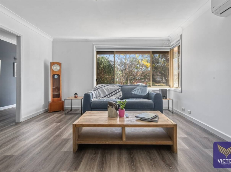 1 Orleans Cres Toongabbie NSW 2146