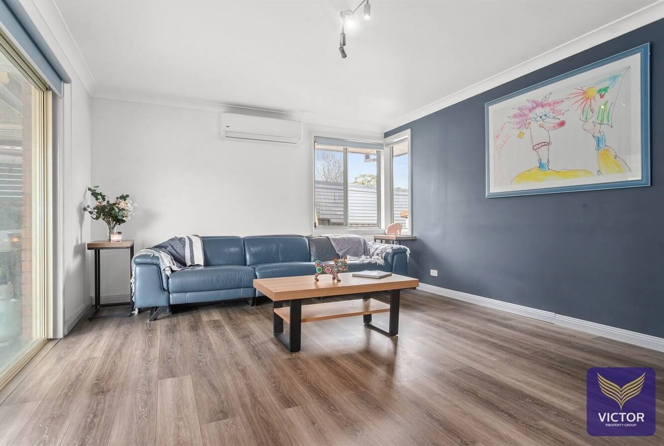 1 Orleans Cres Toongabbie NSW 2146