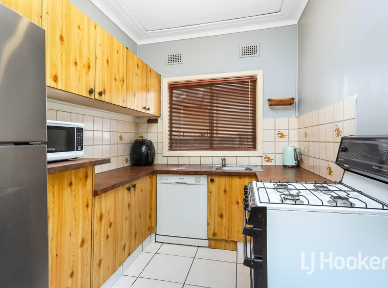 15 Kalang Road Seven Hills NSW 2147